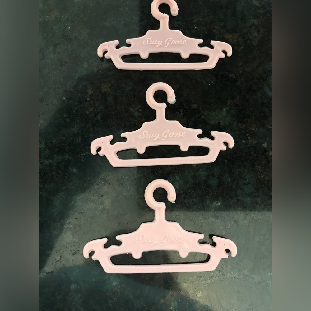 Vintage Barbie 1965 HTF Pink Susy Suzy Goose Hangers (3)